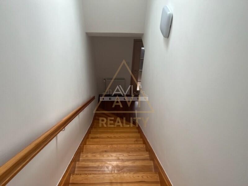 Pronájem mezonetového bytu 2+kk 60m2 Zdiměřice garáž