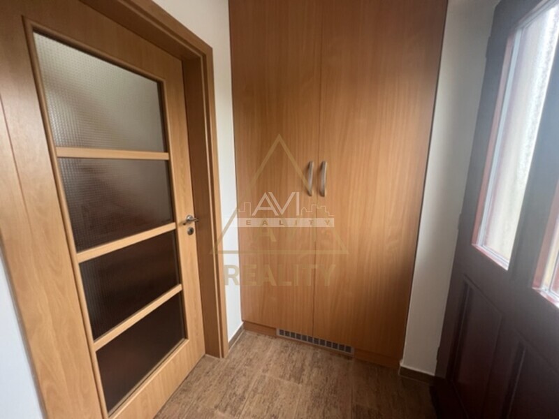 Pronájem mezonetového bytu 2+kk 60m2 Zdiměřice garáž