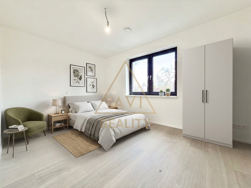 Prodej bytu 5+kk 150m2 náměstí Pod lípou Praha - Holyně