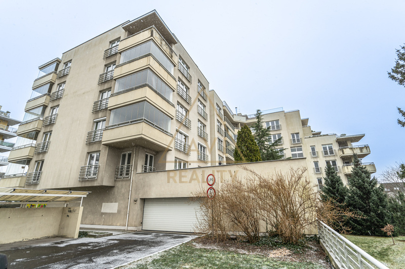 Pronájem bytu 3+1 100m2 + 86m2 terasa parkovací stání P10 Záběhlice