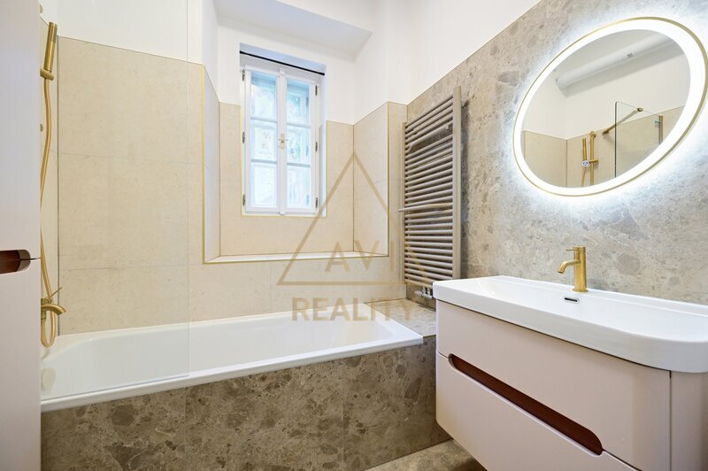 Pronájem krásného bytu 2+kk 58m2 P1 Staré Město Haštalská