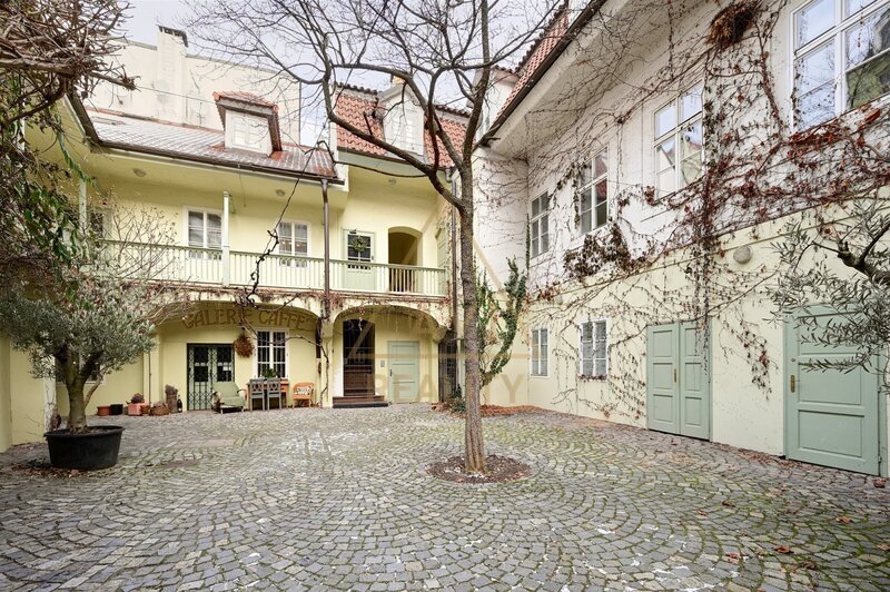 Pronájem krásného bytu 2+kk 58m2 P1 Staré Město Haštalská