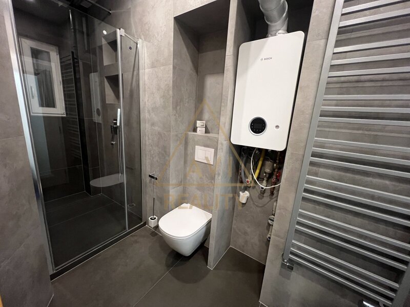 Pronájem bytu 2+kk 56m2 P6 Bubeneč parkovací stání rekonstrukce