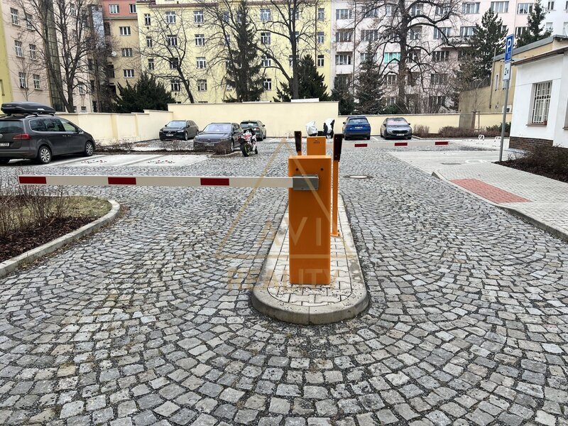 Pronájem bytu 2+kk 56m2 P6 Bubeneč parkovací stání rekonstrukce