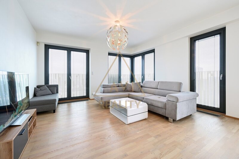 Pronájem bytu 3+kk 86m2 uzamykatelná garáž Garden Towers P3 Žižkov