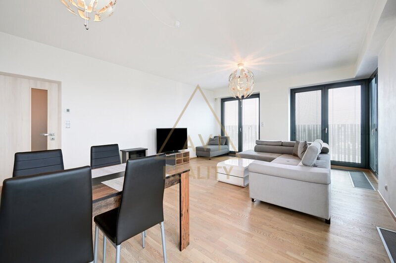 Pronájem bytu 3+kk 86m2 uzamykatelná garáž Garden Towers P3 Žižkov