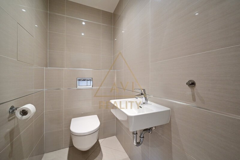 Pronájem bytu 3+kk 86m2 uzamykatelná garáž Garden Towers P3 Žižkov