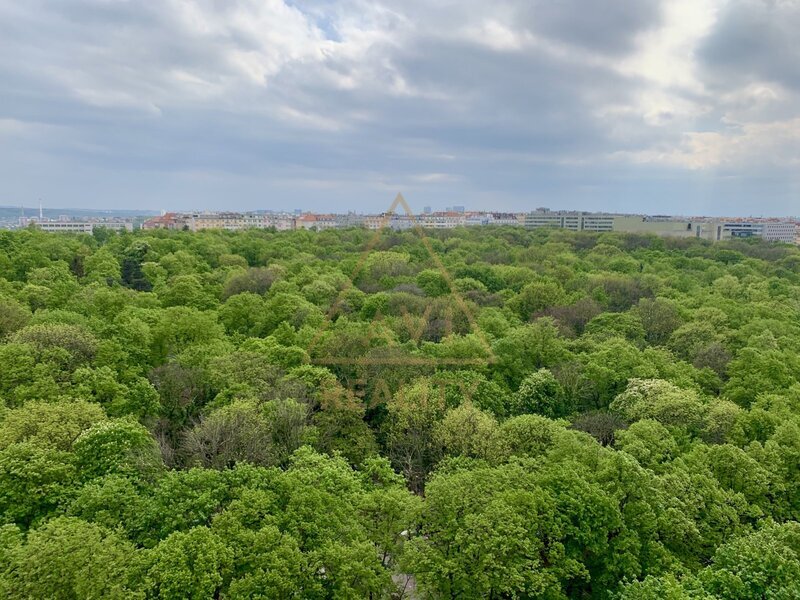 Pronájem bytu 3+kk 86m2 uzamykatelná garáž Garden Towers P3 Žižkov