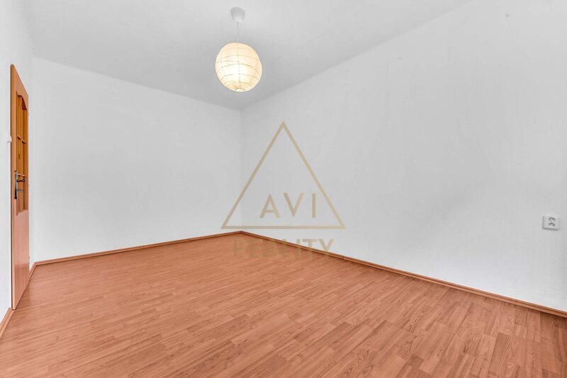 Pronájem bytu 1+1 34 m2 P10 Náměstí Svatopluka Čecha Vršovice