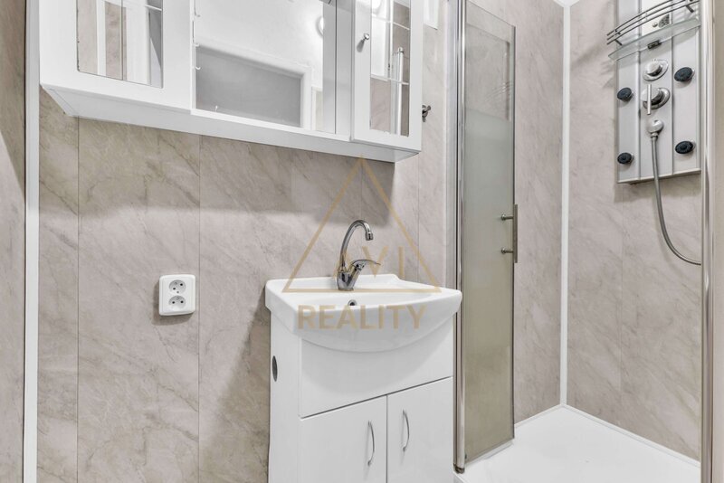 Pronájem bytu 1+1 34 m2 P10 Náměstí Svatopluka Čecha Vršovice