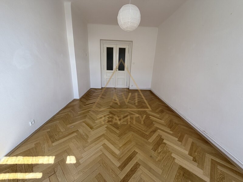 Pronájem bytu 2+1 52m2 P2 Vinohrady Na Švihance nezařízený