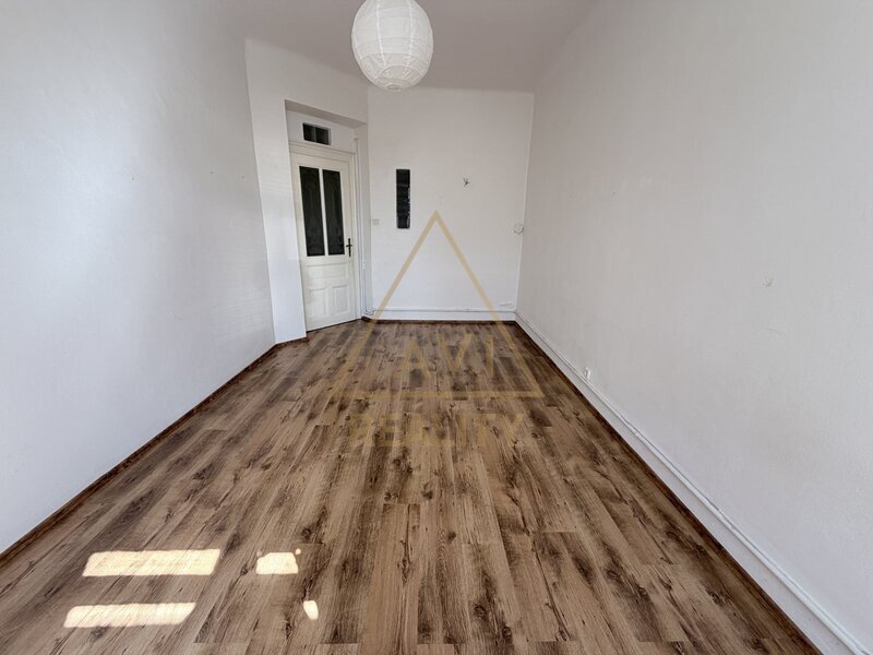 Pronájem bytu 2+1 52m2 P2 Vinohrady Na Švihance nezařízený