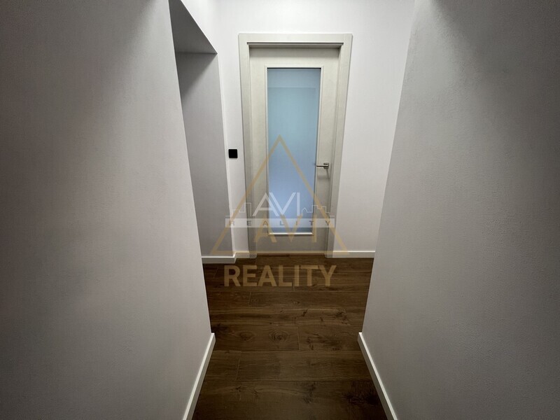 Pronájem bytu 2+kk 58m2 + zahrada P8 Libeň Andrštova