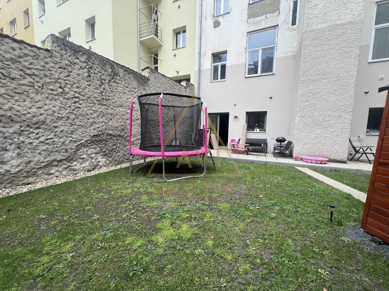 Pronájem bytu 2+kk 58m2 + zahrada P8 Libeň Andrštova