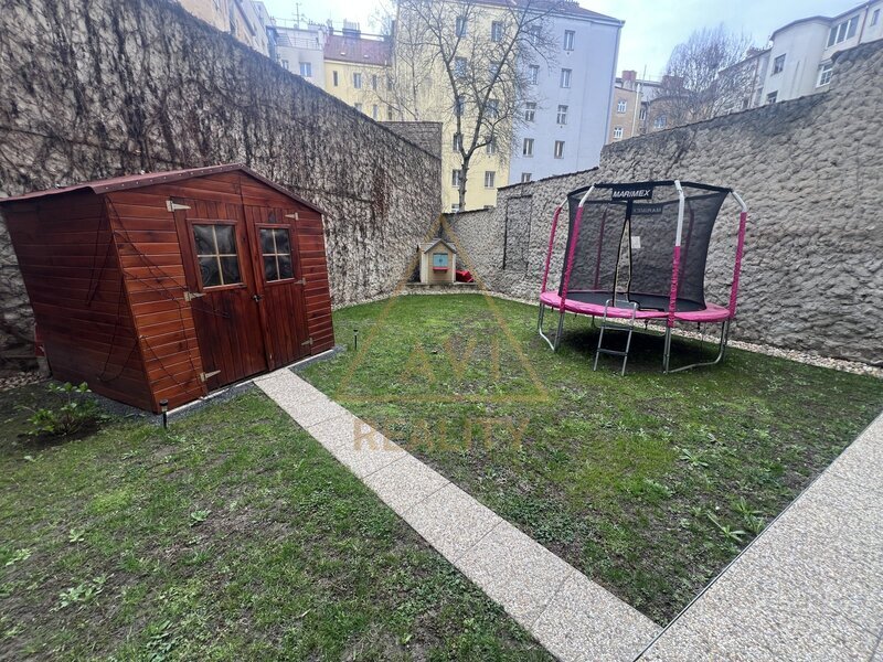 Pronájem bytu 2+kk 58m2 + zahrada P8 Libeň Andrštova