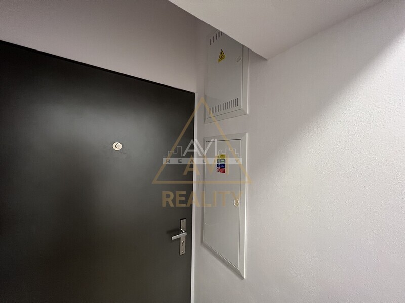 Pronájem bytu 2+kk 58m2 + zahrada P8 Libeň Andrštova