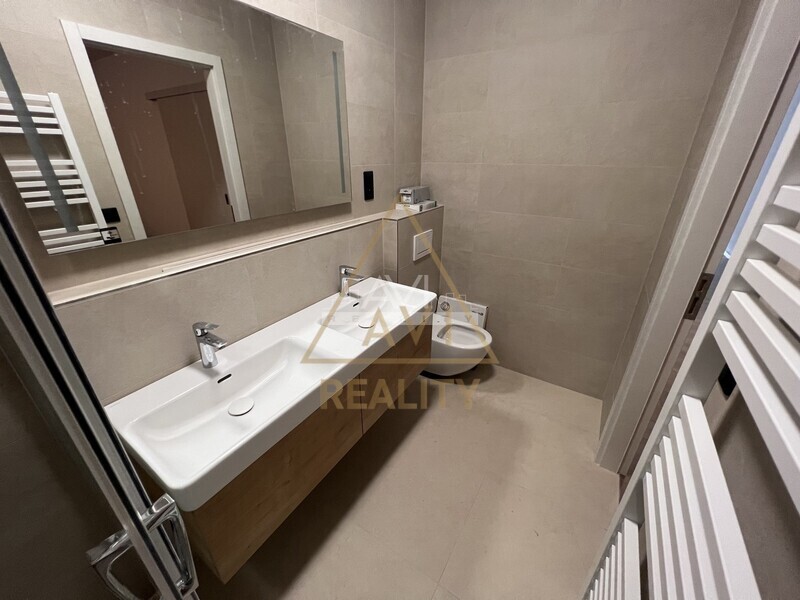 Pronájem bytu 2+kk 58m2 + zahrada P8 Libeň Andrštova