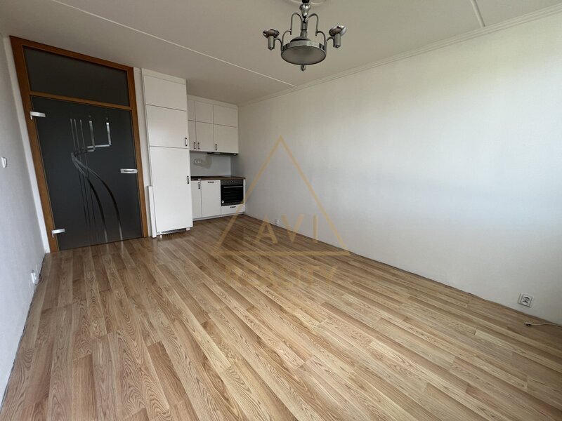 Pronájem bytu 2+kk 44m2 P12 Modřany rekonstrukce