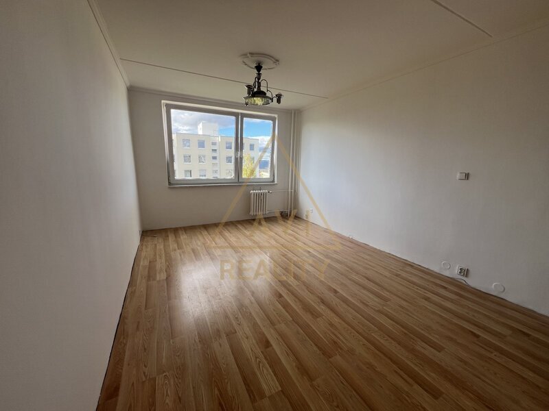 Pronájem bytu 2+kk 44m2 P12 Modřany rekonstrukce